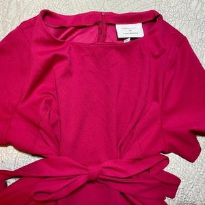 Short-sleeved hot pink dress